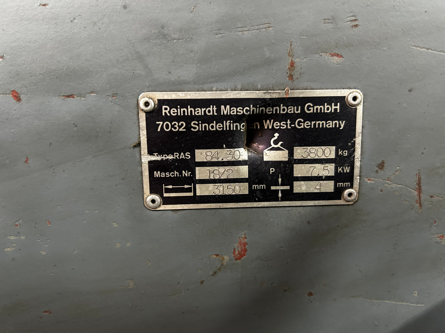 Ghilotină Industrială pentru Tăierea Tablelor Lungime 3M grosime tablei 4mm